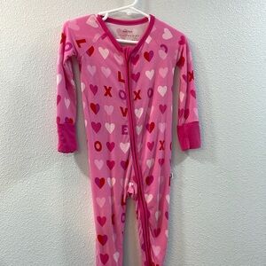 Little sleepies 6-12 month Valentine’s zippy